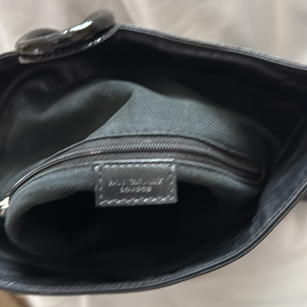 Elegant Black Burberry Toggle Leather Women's Bag - Picture 7 of 8